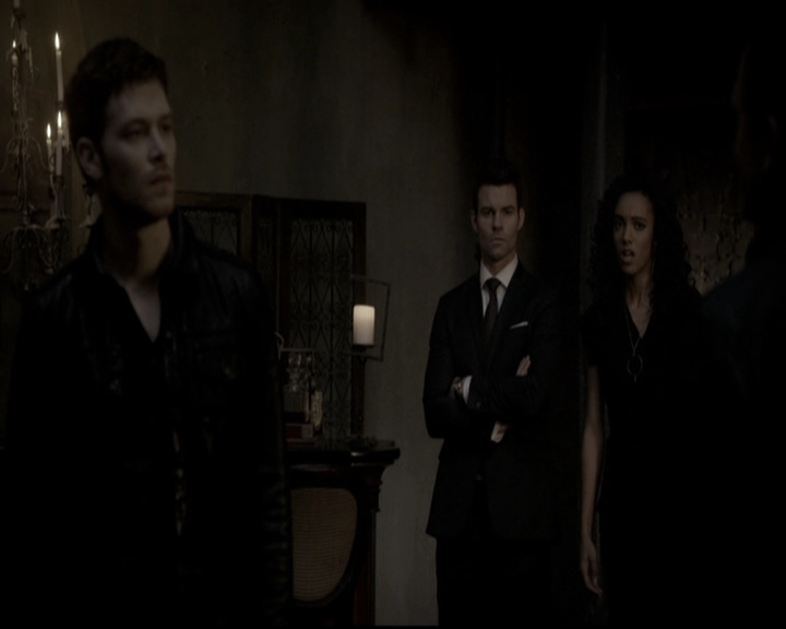 VampireDiariesWorld_dot_nl-TheOriginals_2x18NightHasAThousandEyes1968.jpg