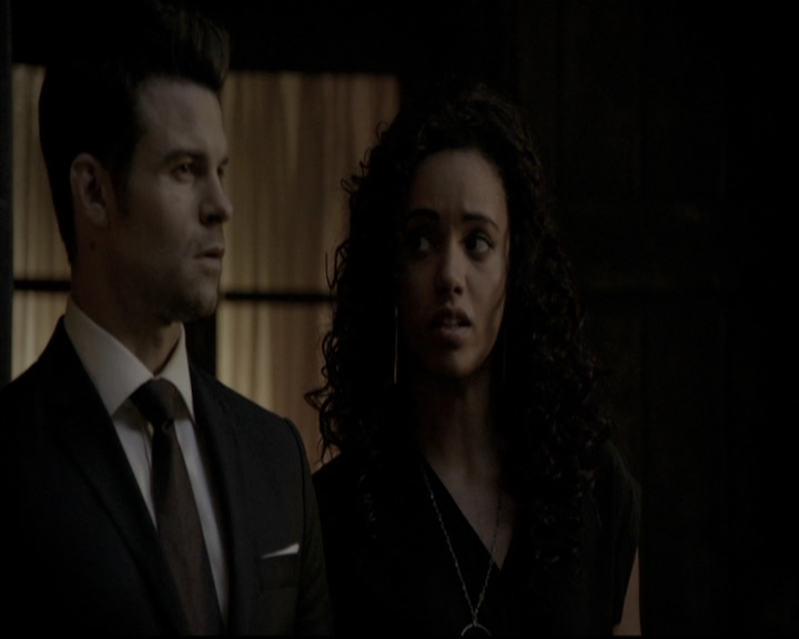 VampireDiariesWorld_dot_nl-TheOriginals_2x18NightHasAThousandEyes1971.jpg