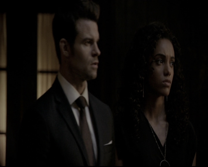 VampireDiariesWorld_dot_nl-TheOriginals_2x18NightHasAThousandEyes1985.jpg