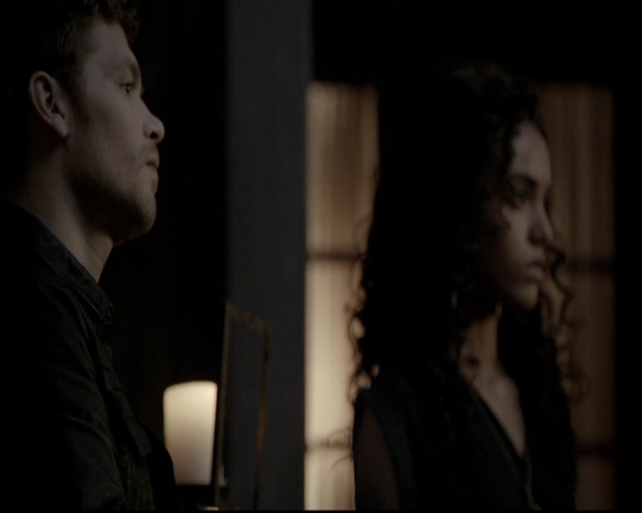 VampireDiariesWorld_dot_nl-TheOriginals_2x18NightHasAThousandEyes1995.jpg