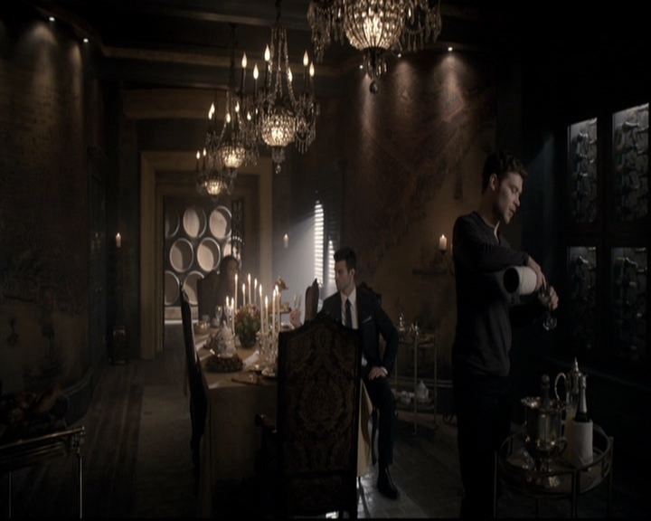 VampireDiariesWorld_dot_nl-TheOriginals_2x19WhenTheLeveeBreaks0066.jpg