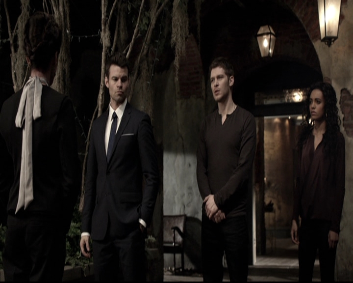 VampireDiariesWorld_dot_nl-TheOriginals_2x19WhenTheLeveeBreaks0120.jpg