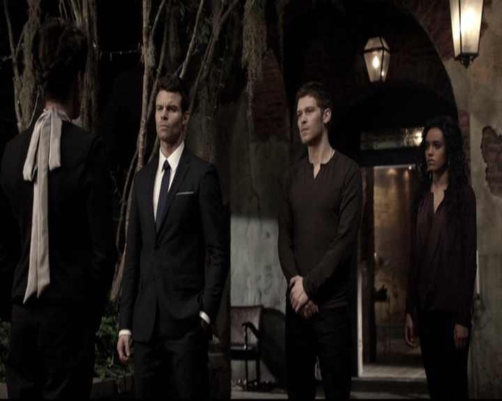 VampireDiariesWorld_dot_nl-TheOriginals_2x19WhenTheLeveeBreaks0139.jpg