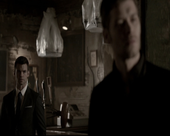 VampireDiariesWorld_dot_nl-TheOriginals_2x19WhenTheLeveeBreaks1613.jpg