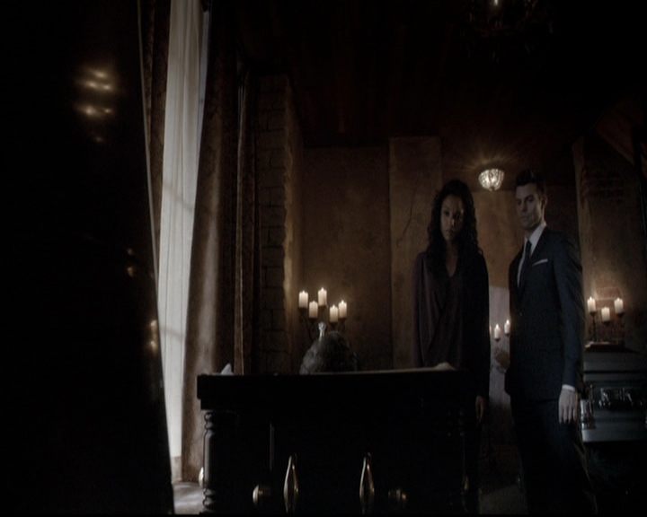 VampireDiariesWorld_dot_nl-TheOriginals_2x20CityBeneathTheSea0009.jpg