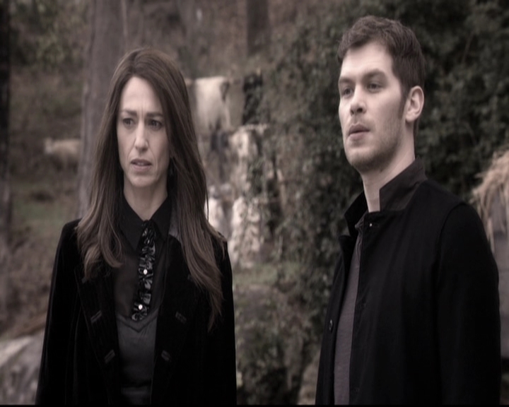 VampireDiariesWorld_dot_nl-TheOriginals_2x20CityBeneathTheSea0174.jpg