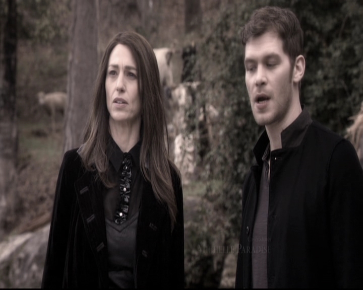 VampireDiariesWorld_dot_nl-TheOriginals_2x20CityBeneathTheSea0185.jpg