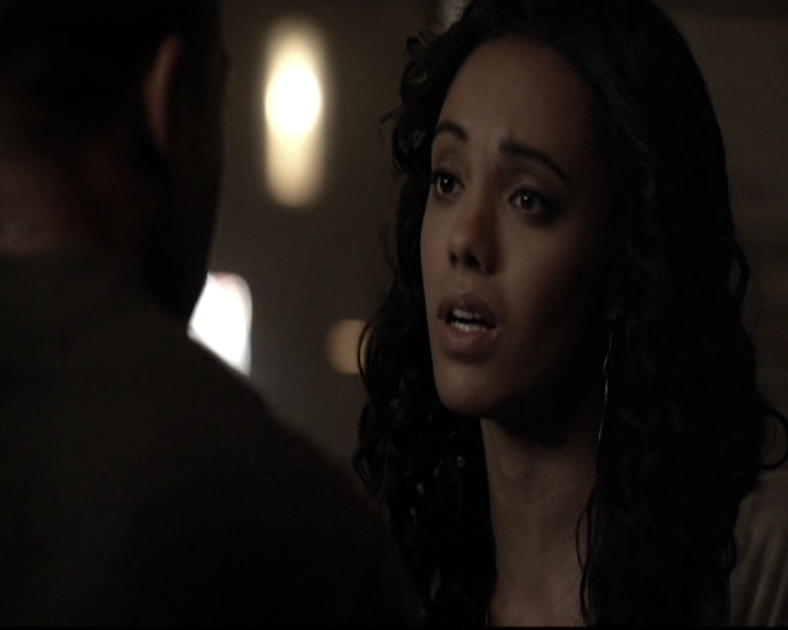 VampireDiariesWorld_dot_nl-TheOriginals_2x20CityBeneathTheSea0317.jpg