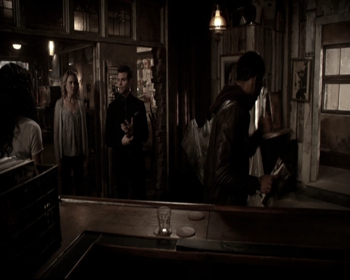 VampireDiariesWorld_dot_nl-TheOriginals_2x20CityBeneathTheSea0542.jpg