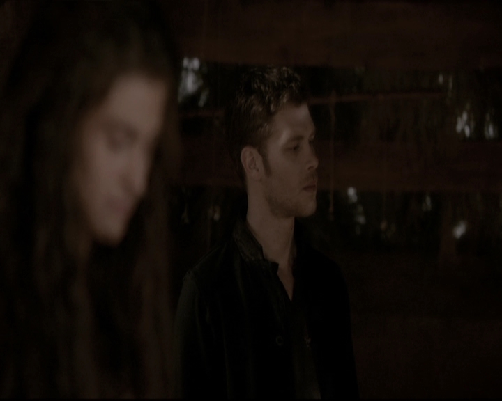 VampireDiariesWorld_dot_nl-TheOriginals_2x20CityBeneathTheSea0821.jpg