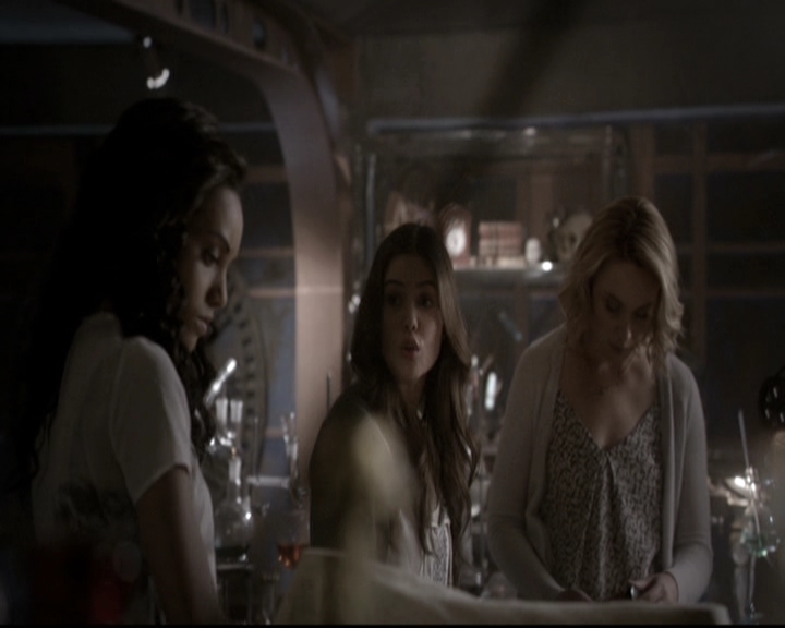 VampireDiariesWorld_dot_nl-TheOriginals_2x20CityBeneathTheSea0863.jpg