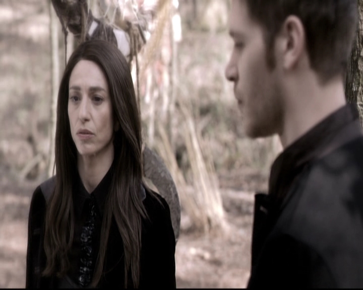 VampireDiariesWorld_dot_nl-TheOriginals_2x20CityBeneathTheSea1050.jpg