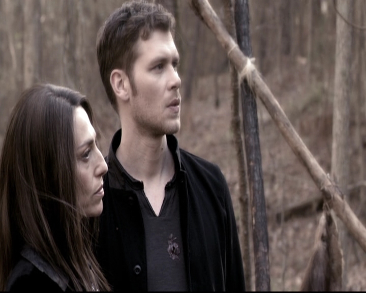 VampireDiariesWorld_dot_nl-TheOriginals_2x20CityBeneathTheSea1116.jpg