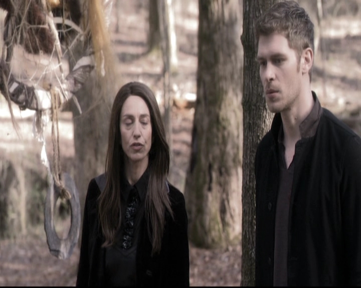 VampireDiariesWorld_dot_nl-TheOriginals_2x20CityBeneathTheSea1130.jpg