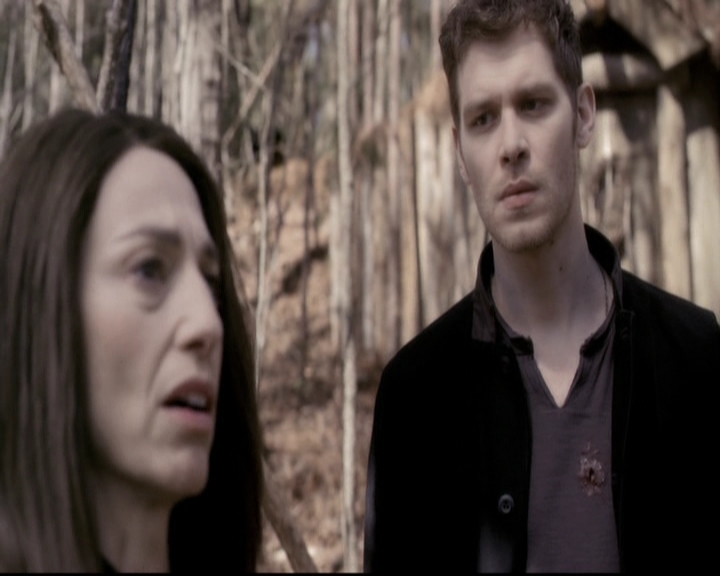 VampireDiariesWorld_dot_nl-TheOriginals_2x20CityBeneathTheSea1507.jpg