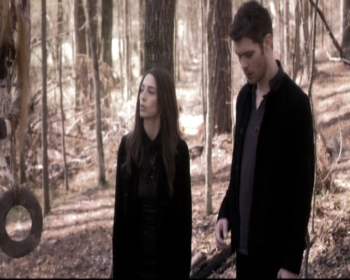 VampireDiariesWorld_dot_nl-TheOriginals_2x20CityBeneathTheSea1525.jpg