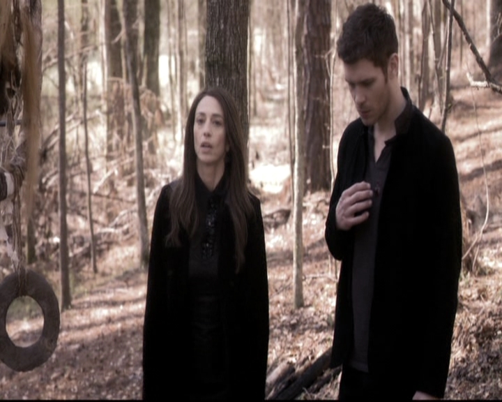 VampireDiariesWorld_dot_nl-TheOriginals_2x20CityBeneathTheSea1526.jpg