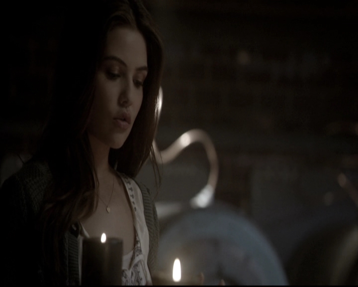 VampireDiariesWorld_dot_nl-TheOriginals_2x20CityBeneathTheSea1949.jpg