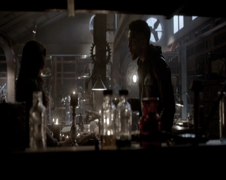 VampireDiariesWorld_dot_nl-TheOriginals_2x20CityBeneathTheSea2011.jpg