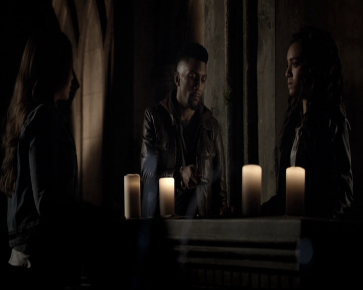 VampireDiariesWorld_dot_nl-TheOriginals_2x21FireWithFire0091.jpg