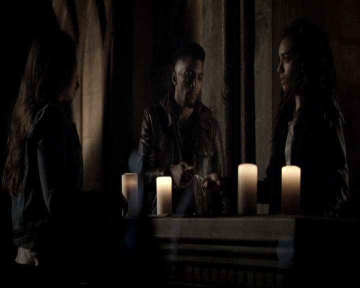 VampireDiariesWorld_dot_nl-TheOriginals_2x21FireWithFire0092.jpg