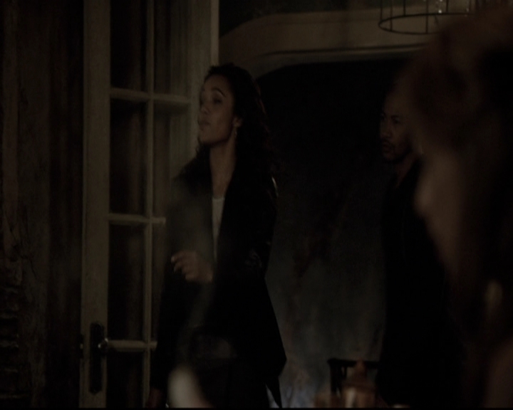 VampireDiariesWorld_dot_nl-TheOriginals_2x21FireWithFire0139.jpg