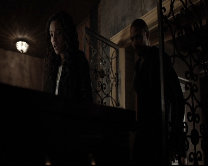 VampireDiariesWorld_dot_nl-TheOriginals_2x21FireWithFire0194.jpg