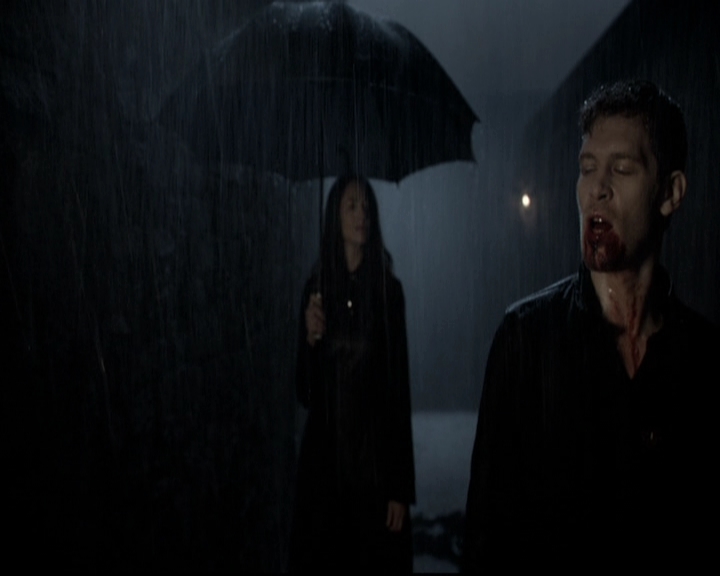 VampireDiariesWorld_dot_nl-TheOriginals_2x21FireWithFire0212.jpg