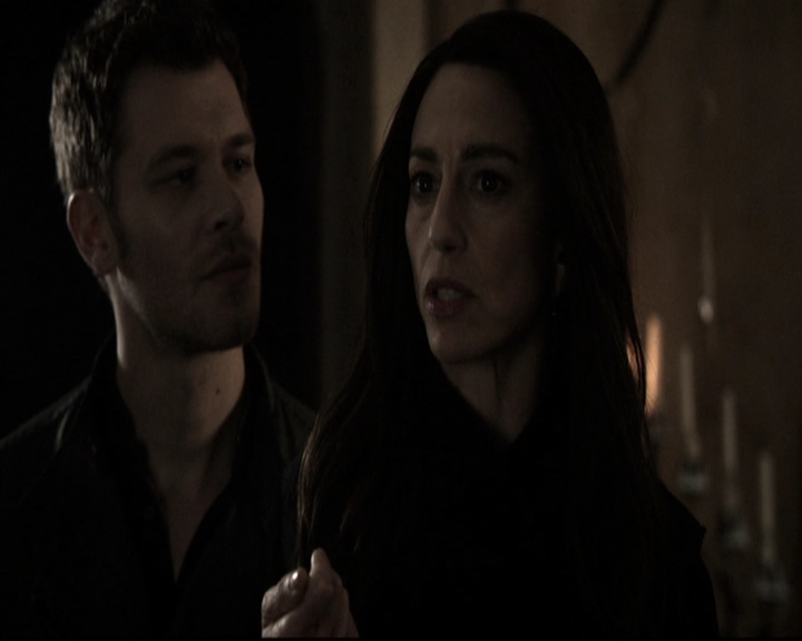 VampireDiariesWorld_dot_nl-TheOriginals_2x21FireWithFire0537.jpg