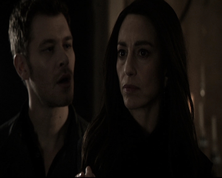 VampireDiariesWorld_dot_nl-TheOriginals_2x21FireWithFire0540.jpg