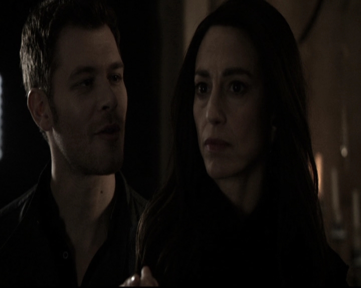 VampireDiariesWorld_dot_nl-TheOriginals_2x21FireWithFire0541.jpg