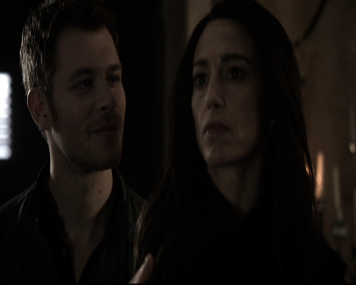 VampireDiariesWorld_dot_nl-TheOriginals_2x21FireWithFire0542.jpg