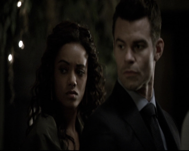 VampireDiariesWorld_dot_nl-TheOriginals_2x21FireWithFire0589.jpg