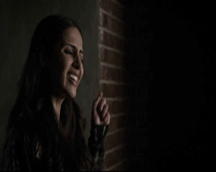 VampireDiariesWorld_dot_nl-TheOriginals_2x21FireWithFire0624.jpg