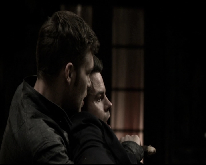 VampireDiariesWorld_dot_nl-TheOriginals_2x21FireWithFire1413.jpg