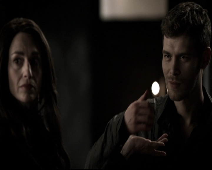 VampireDiariesWorld_dot_nl-TheOriginals_2x21FireWithFire1536.jpg