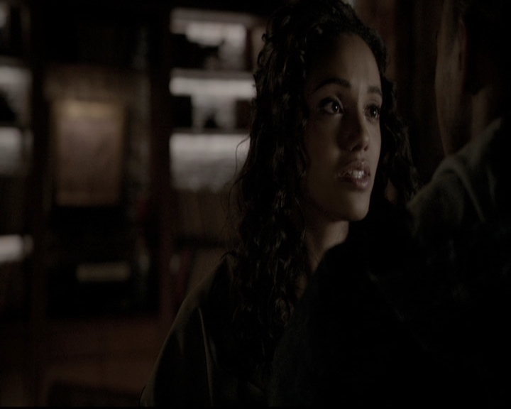 VampireDiariesWorld_dot_nl-TheOriginals_2x21FireWithFire1832.jpg