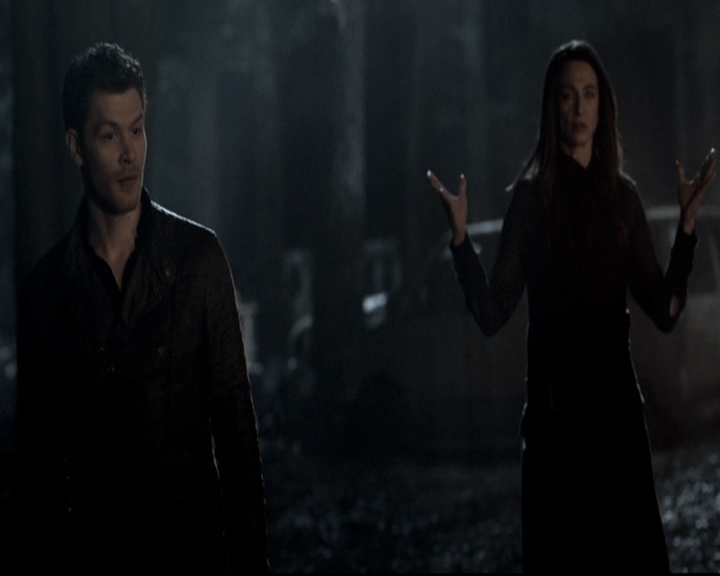 VampireDiariesWorld_dot_nl-TheOriginals_2x21FireWithFire1908.jpg