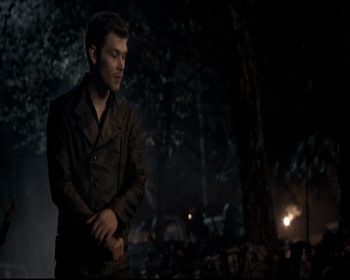 VampireDiariesWorld_dot_nl-TheOriginals_2x21FireWithFire1960.jpg