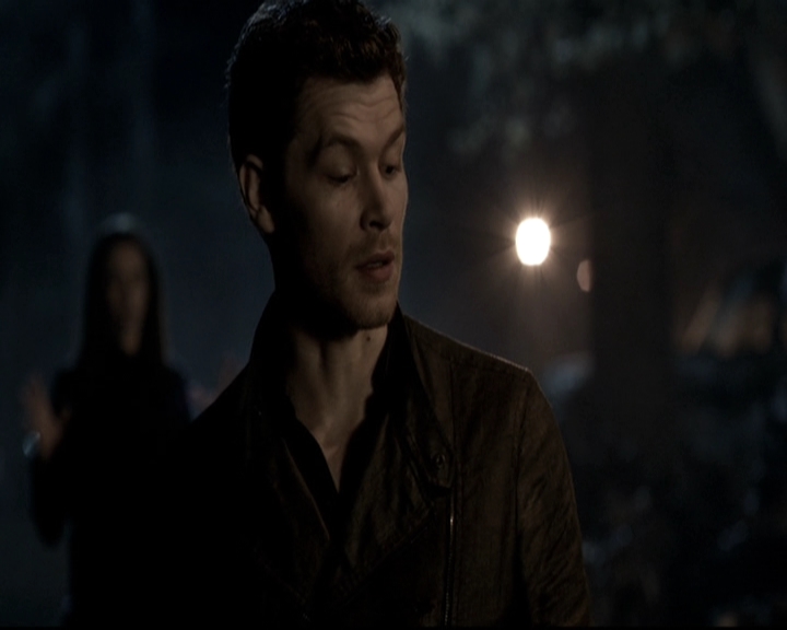 VampireDiariesWorld_dot_nl-TheOriginals_2x21FireWithFire1969.jpg