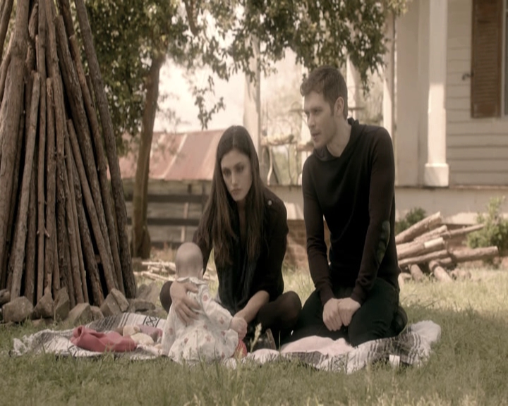 VampireDiariesWorld-dot-nl_TheOriginals-2x22AshesToAshes-DeletedScenes0030.jpg