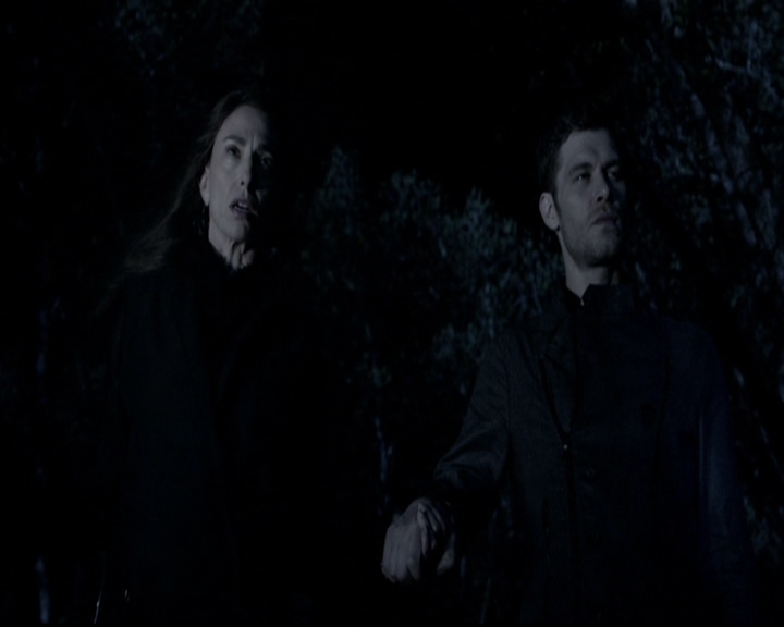 VampireDiariesWorld_dot_nl-TheOriginals_2x22AshesToAshes0119.jpg