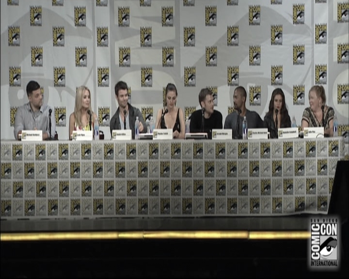 VampireDiariesWorld-dot-nl_TheOriginals-S3SanDiegoComicCon2014Panel0176.jpg