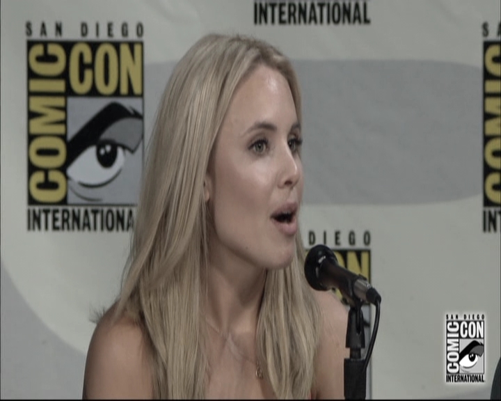 VampireDiariesWorld-dot-nl_TheOriginals-S3SanDiegoComicCon2014Panel0540.jpg