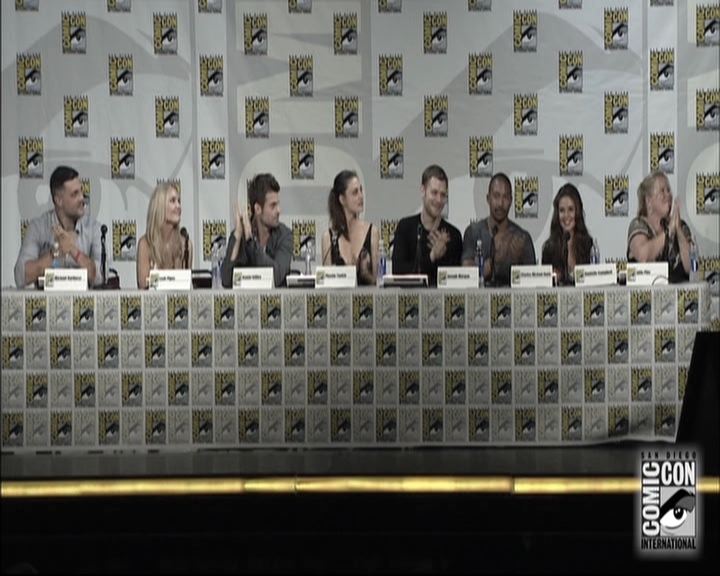 VampireDiariesWorld-dot-nl_TheOriginals-S3SanDiegoComicCon2014Panel1056.jpg