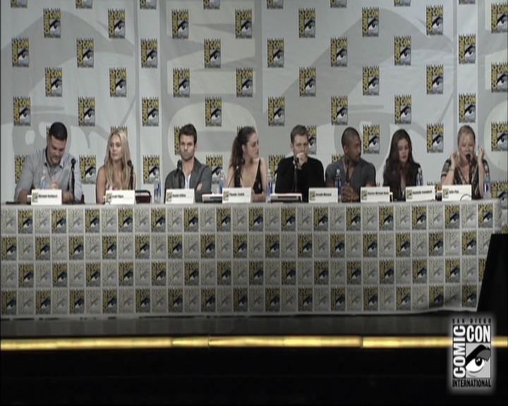 VampireDiariesWorld-dot-nl_TheOriginals-S3SanDiegoComicCon2014Panel1335.jpg