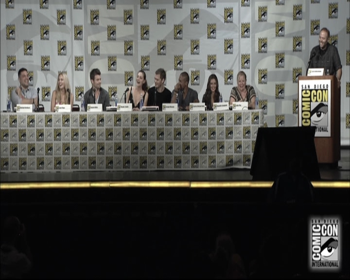 VampireDiariesWorld-dot-nl_TheOriginals-S3SanDiegoComicCon2014Panel1484.jpg