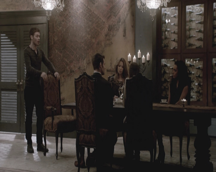 VampireDiariesWorld-dot-nl_TheOriginals-S3GagReel0014.jpg