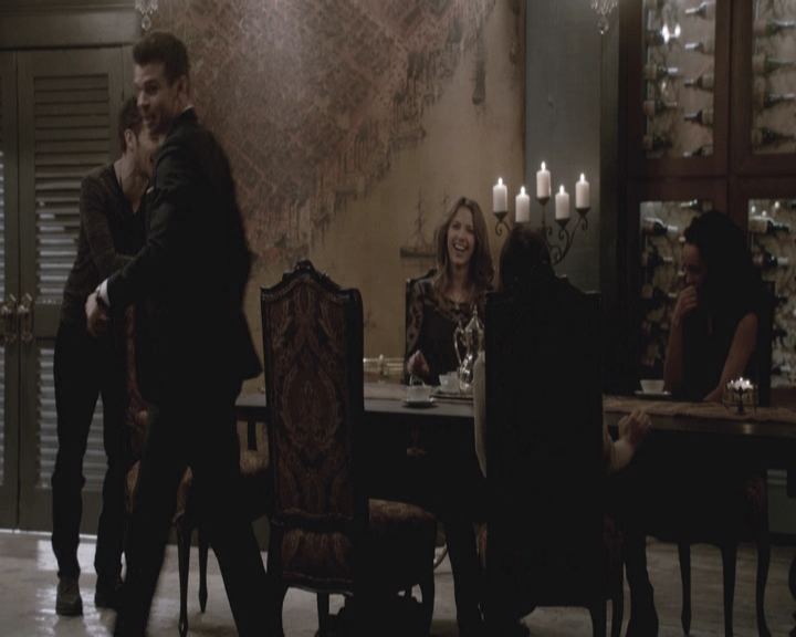 VampireDiariesWorld-dot-nl_TheOriginals-S3GagReel0027.jpg