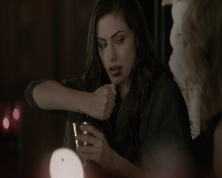 VampireDiariesWorld-dot-nl_TheOriginals-S3GagReel0067.jpg